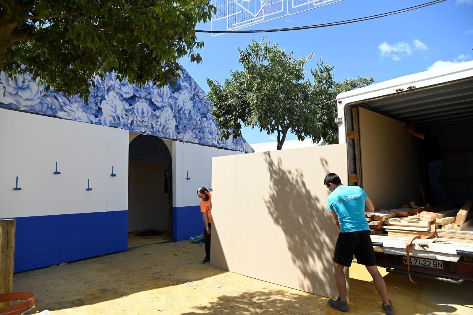 Cuenta atrás para el inicio de la Feria de Córdoba: así avanza el montaje en El Arenal, en imágenes