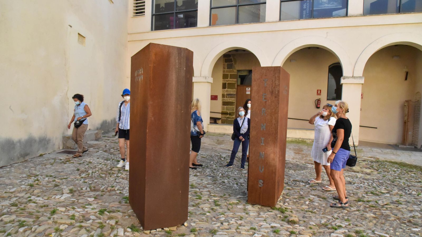 Escultura de Lucas Prior en la exposición 'Éxodo. Inmigración y cambio climático'.