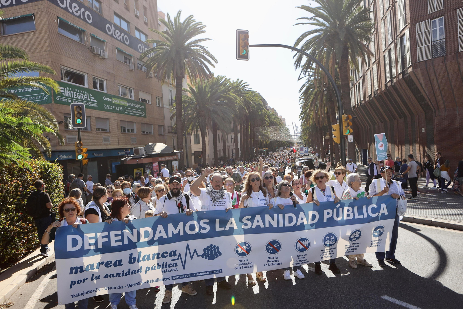 La Marea Blanca sale a las calles de Málaga para defender la sanidad pública andaluza