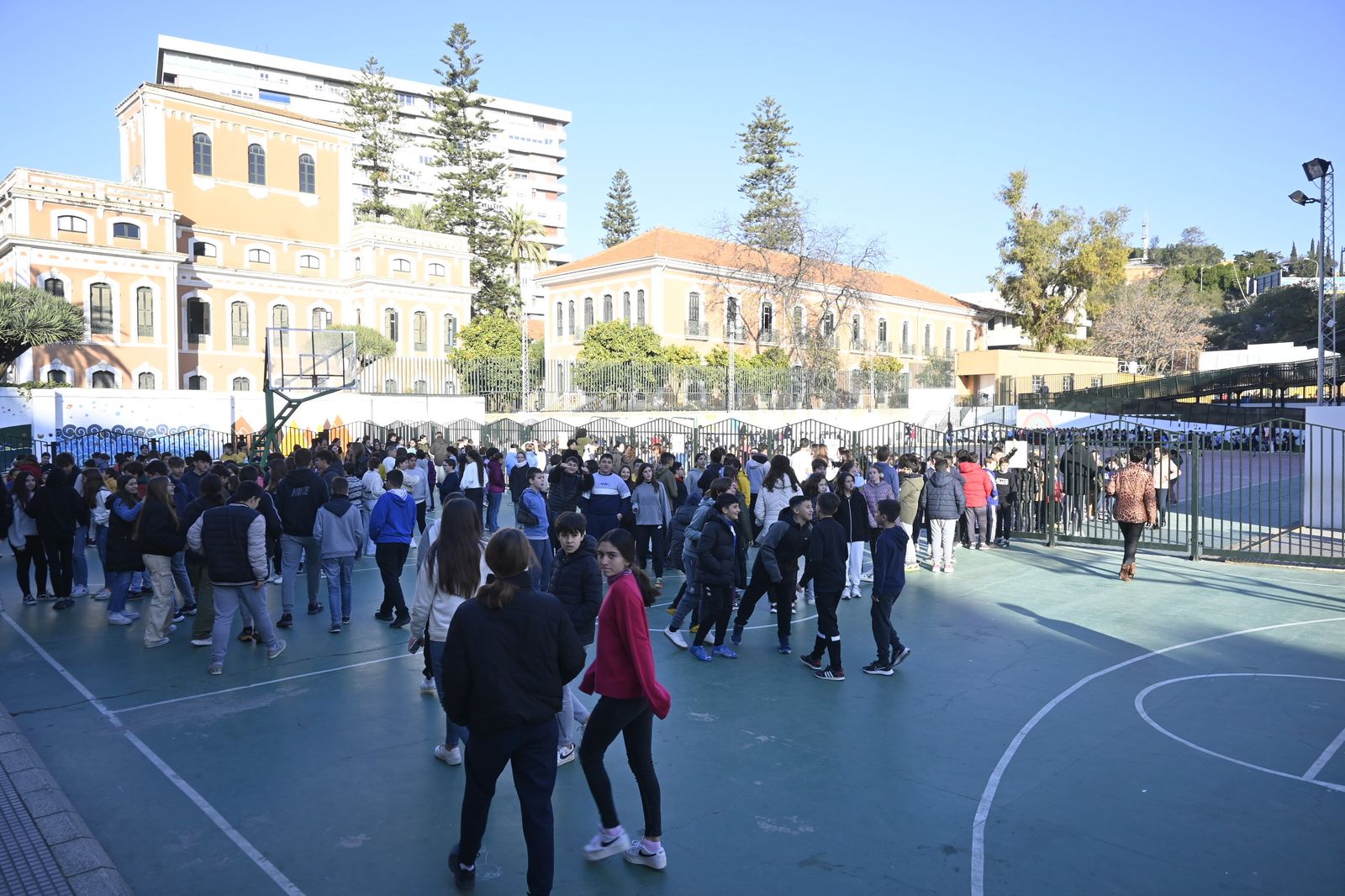 Imágenes del simulacro de incendio en el Funcadia