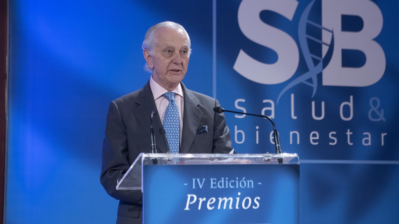 El doctor Carlos Infantes, presidente de la Academia de Medicina de Sevilla.