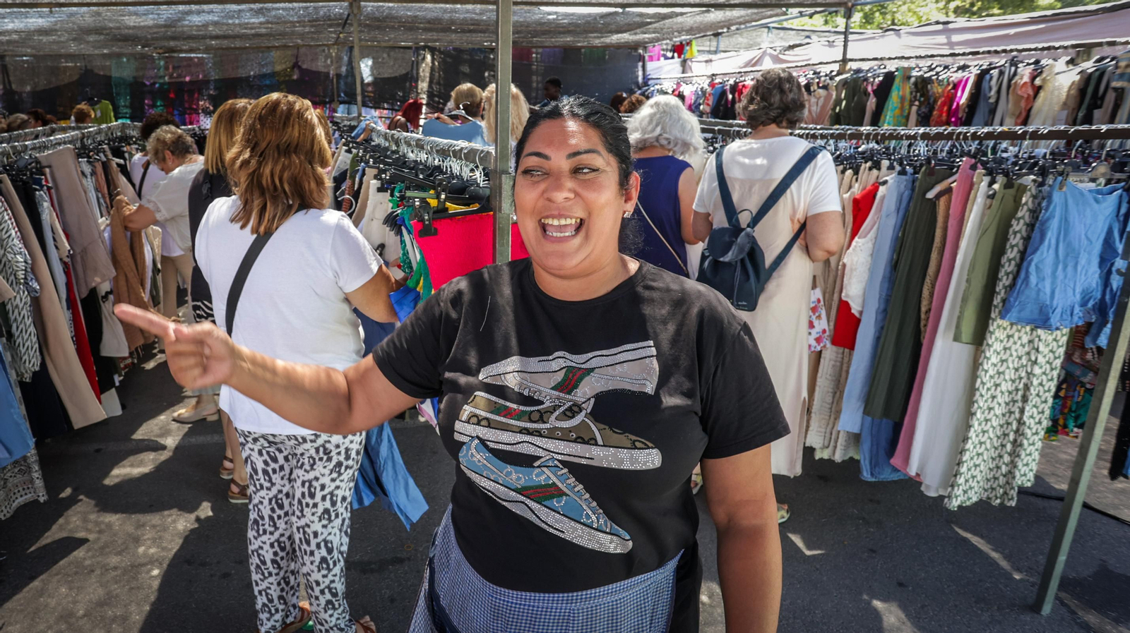 Así está el mercadillo de los lunes de Jerez, en imágenes