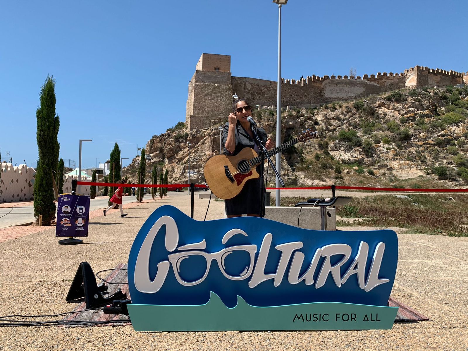 Georgina durante su concierto a pocos metros de la Alcazaba.