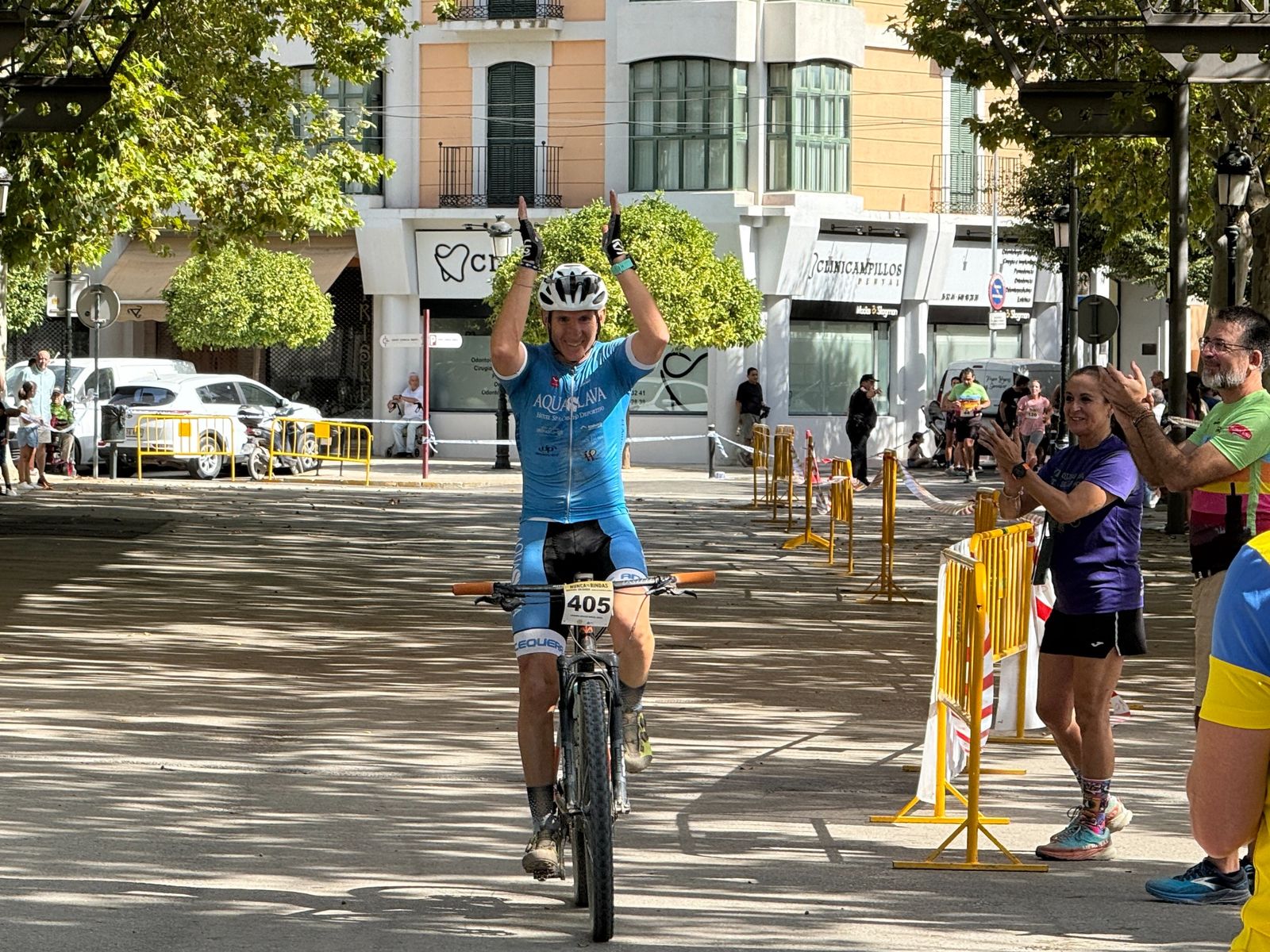 1.200 personas en la 'VIII Quedada Solidaria contra el Cáncer' en Campillos