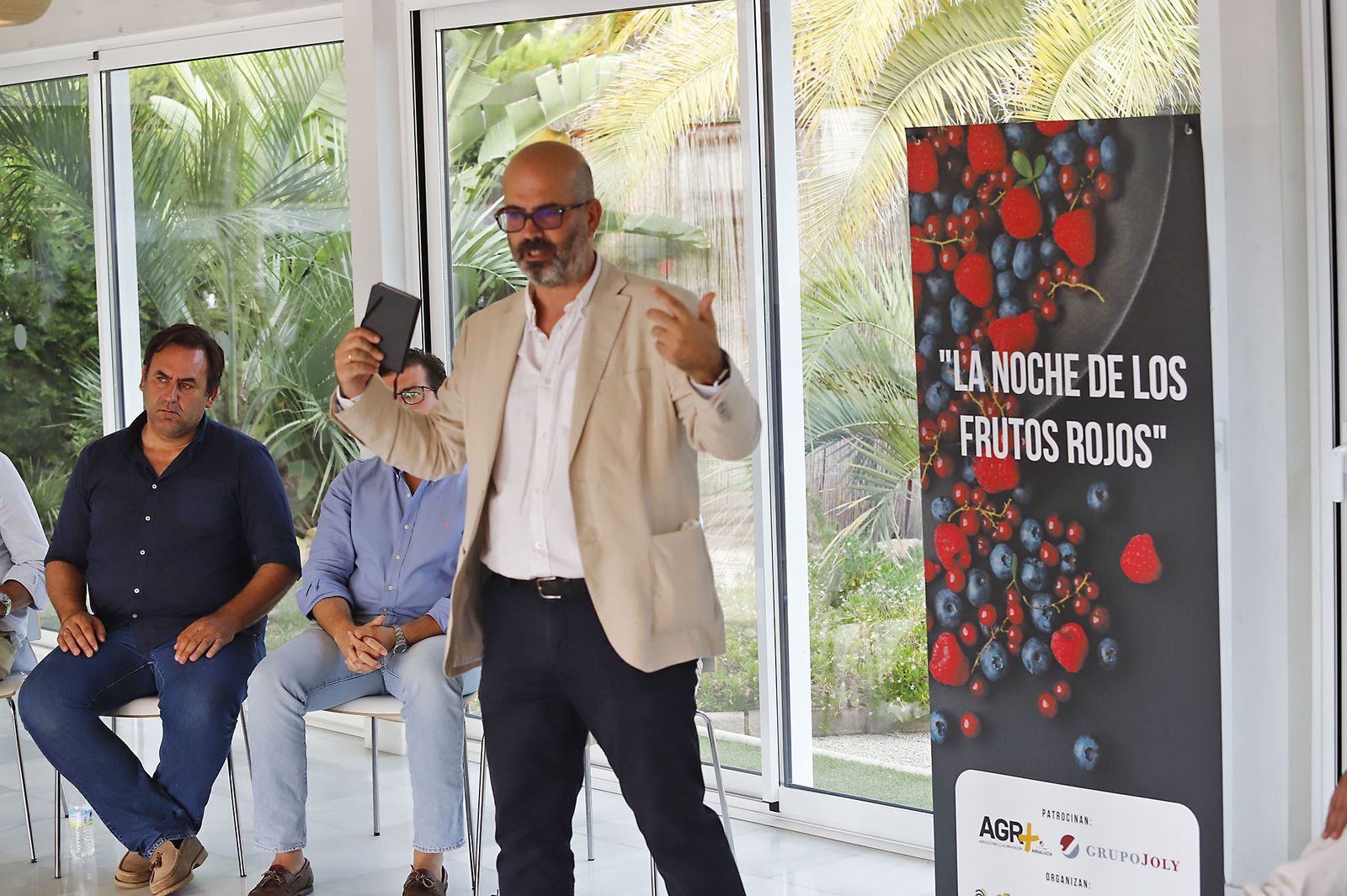 Imágenes del debate de "La Noche de los Frutos Rojos"