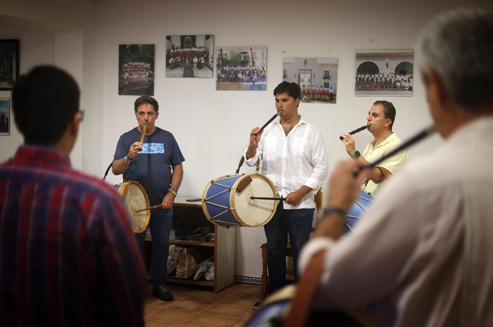 Magna de Huelva 2025: Imágenes del ensayo del grupo de tamborileros de la Hdad del Rocío de Huelva