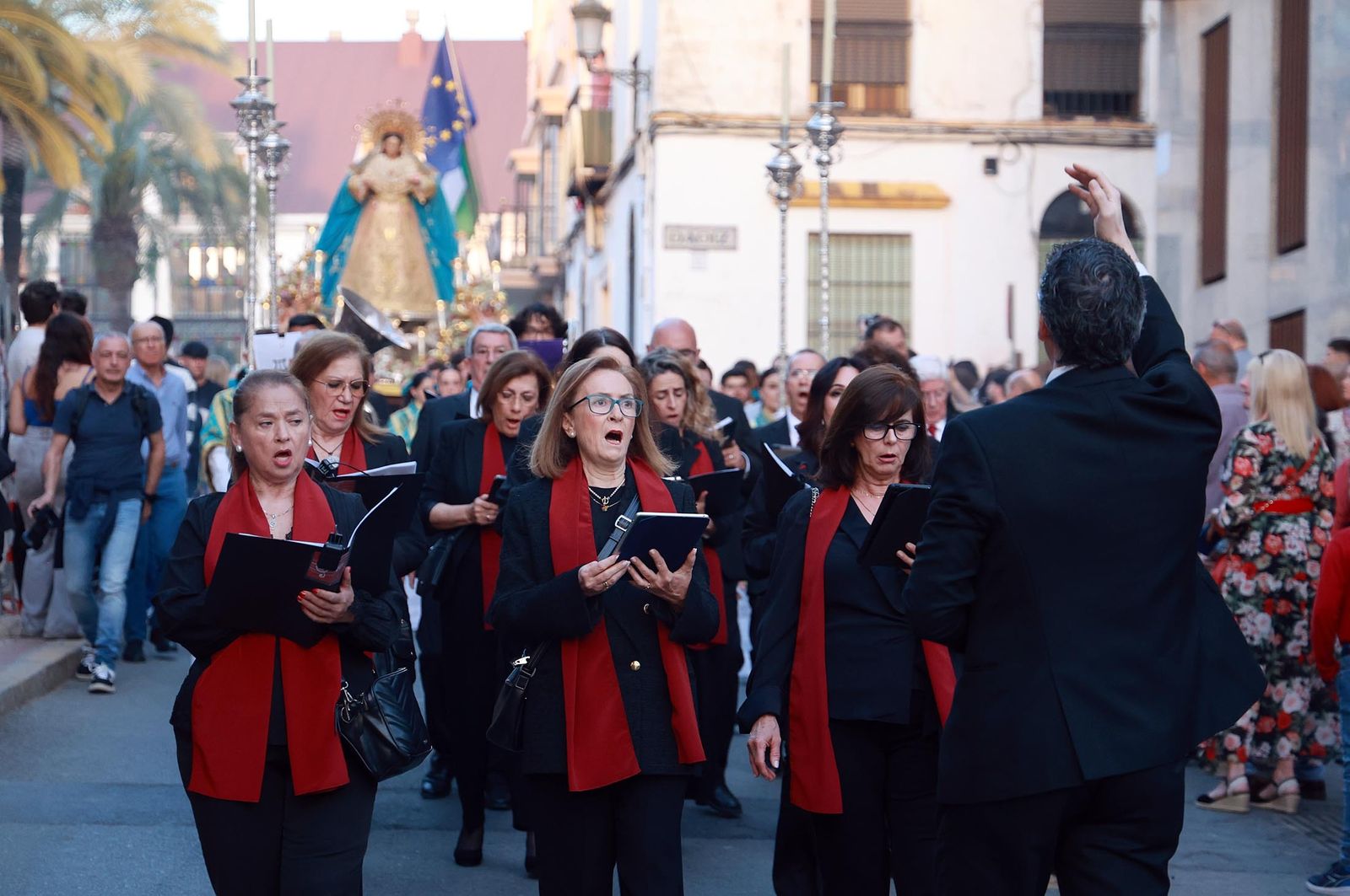Imágenes del Rosario con la Virgen de los Ángeles