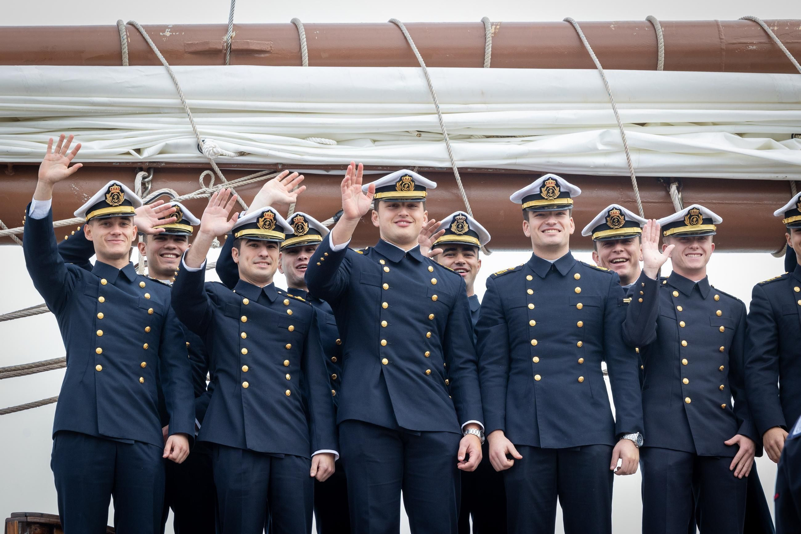 Imágenes de la despedida del 'Elcano' desde Cádiz con la Princesa Leonor como guardiamarina Imágenes de la despedida del 'Elcano' desde Cádiz con la Princesa Leonor como guardiamarina