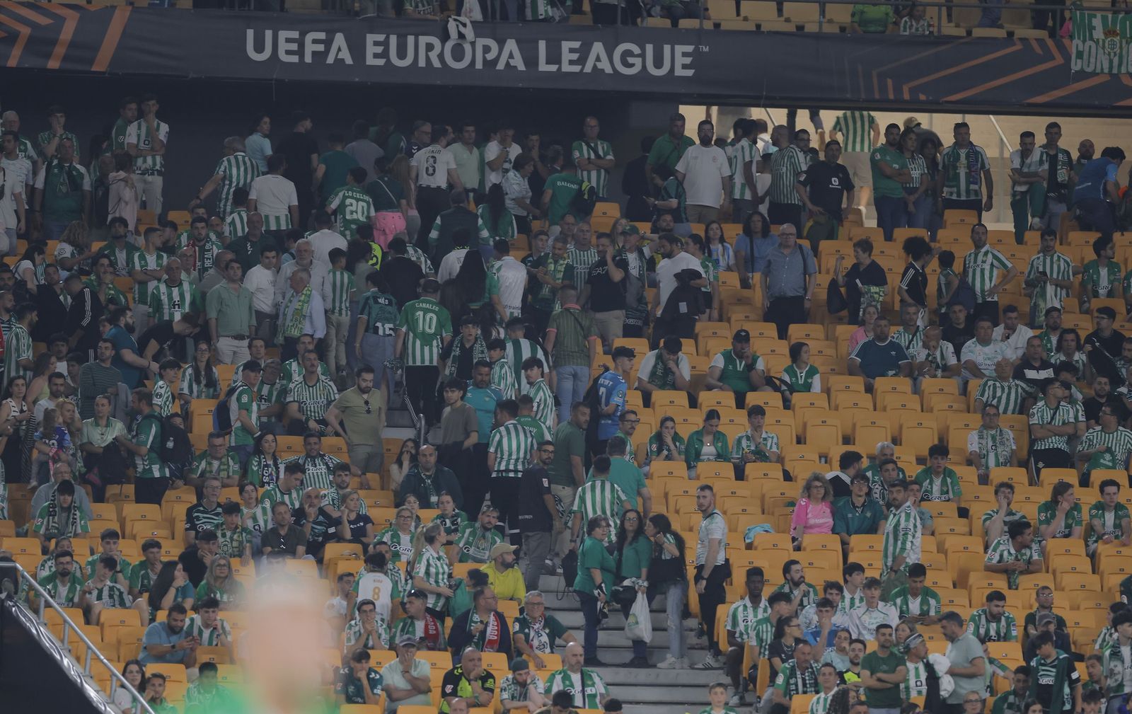 Colapso total del Betis, de la ilusión al desastre en La Cartuja (2-4)