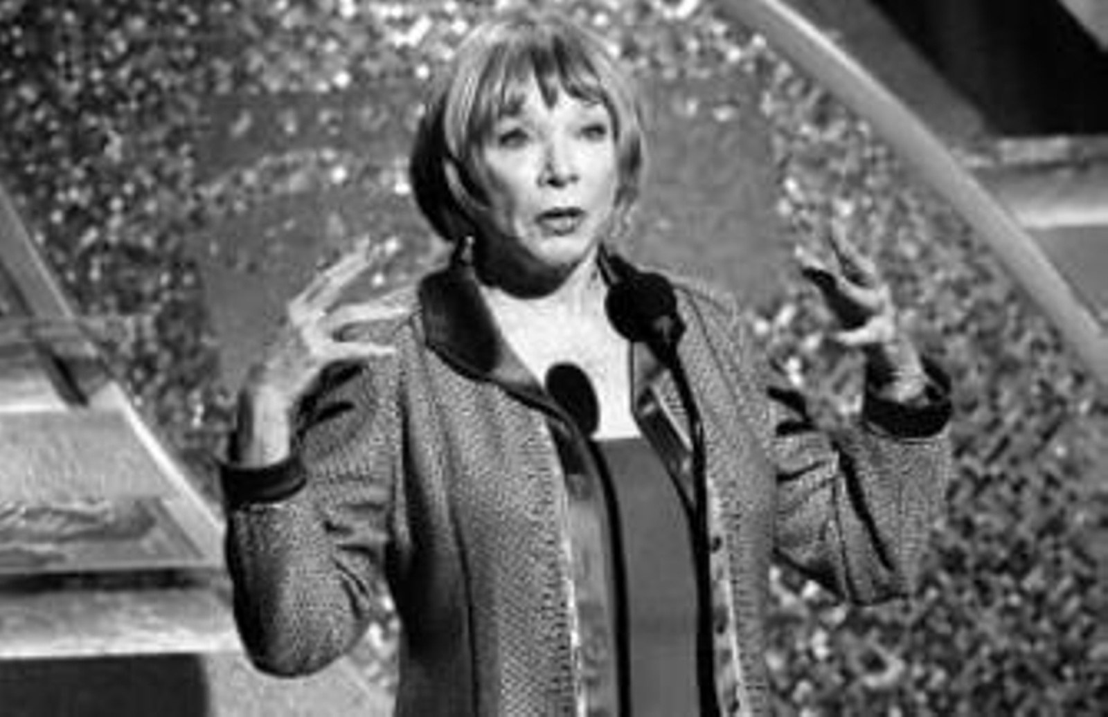 Shirley MacLaine critica la adicción a la fama de Lohan