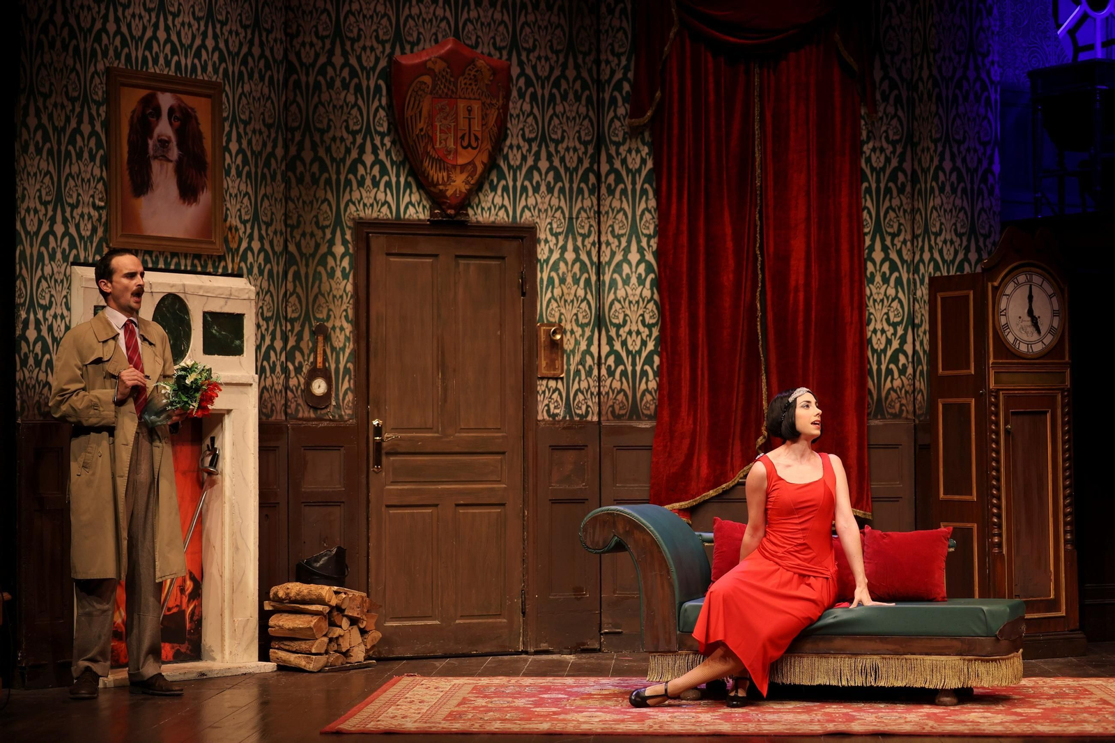 Una de las escenas de 'La función que sale mal' en el Teatro del Soho Caixabank.