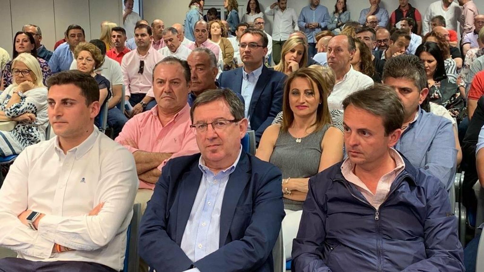 Fernando Pérez (primero por la izquierda en segunda fila) en la Junta Directiva Provincial del pasado 5 de junio.