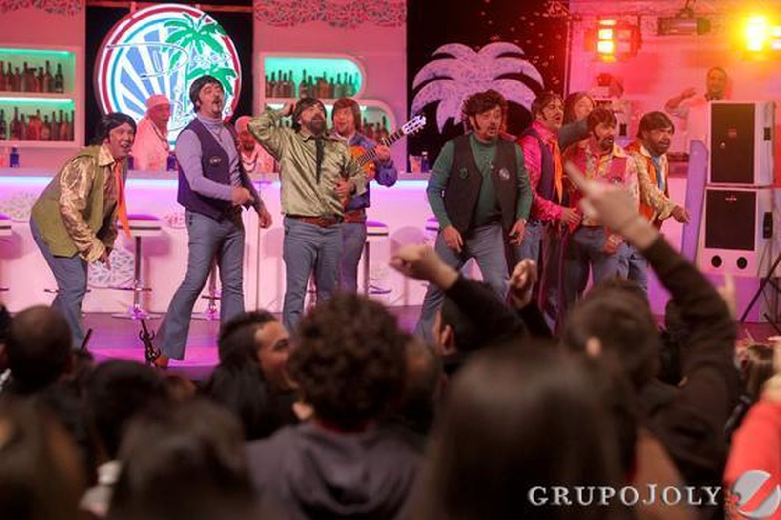 Chirigota 'Los puretas del Caribe'  Foto: Jesus Marin / Lourdes de Vicente