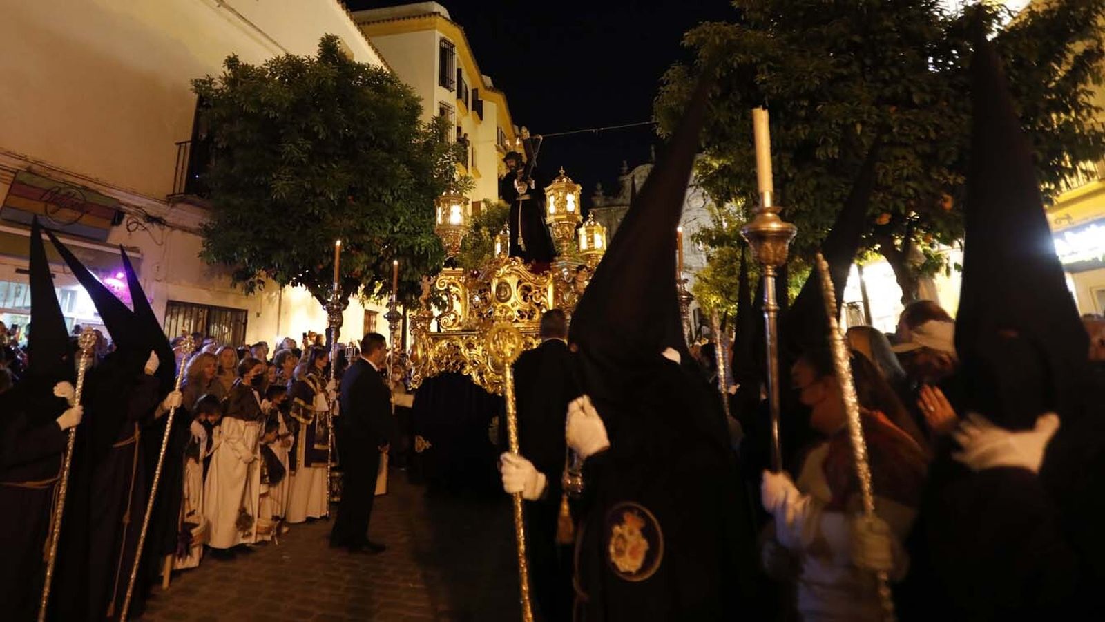 Las imágenes del Jueves Santo en Tarifa: Jesús Nazareno y María Santísima Virgen de la Paz