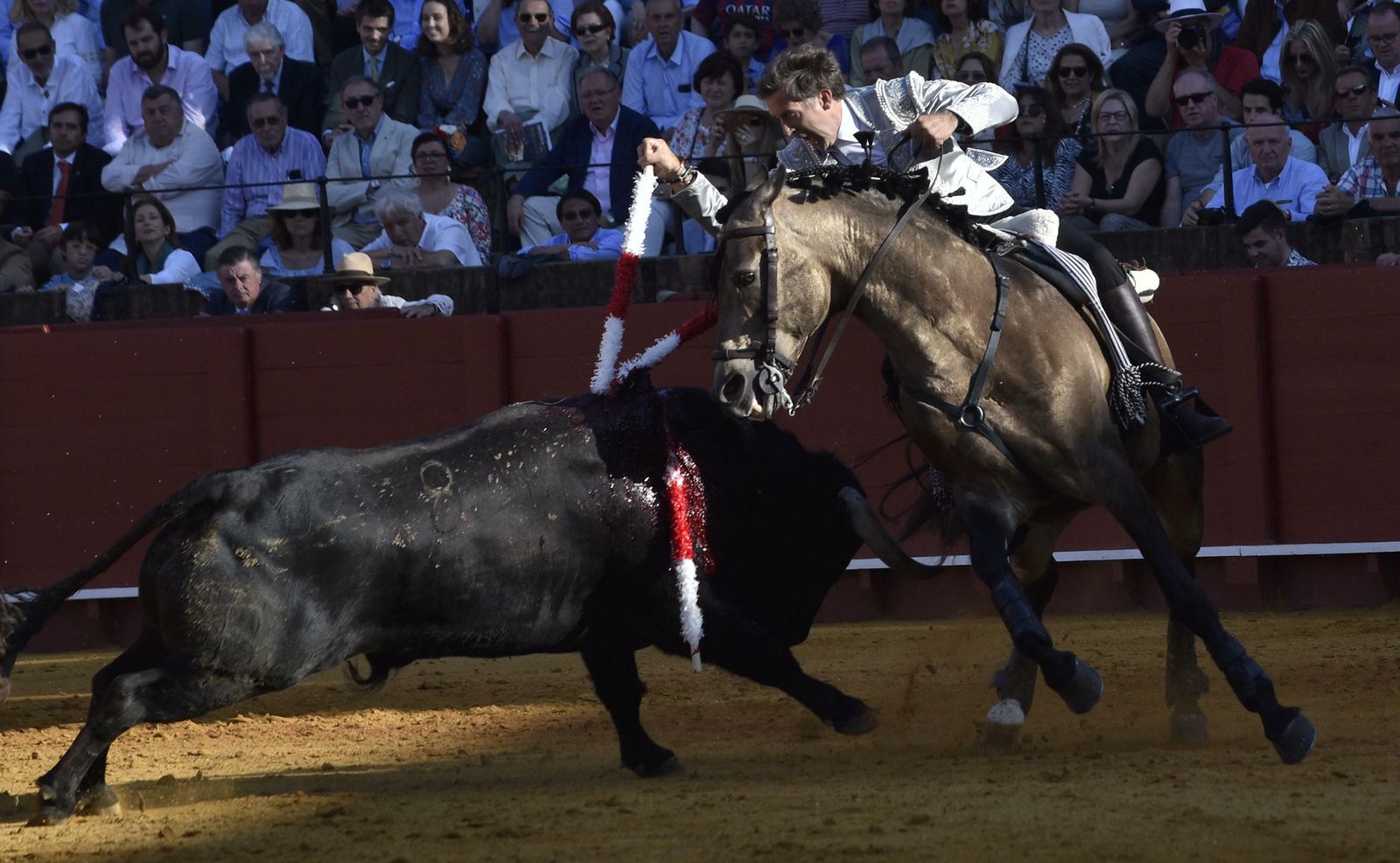 Las imágenes de la corrida de rejones de la Feria de Abril de Sevilla