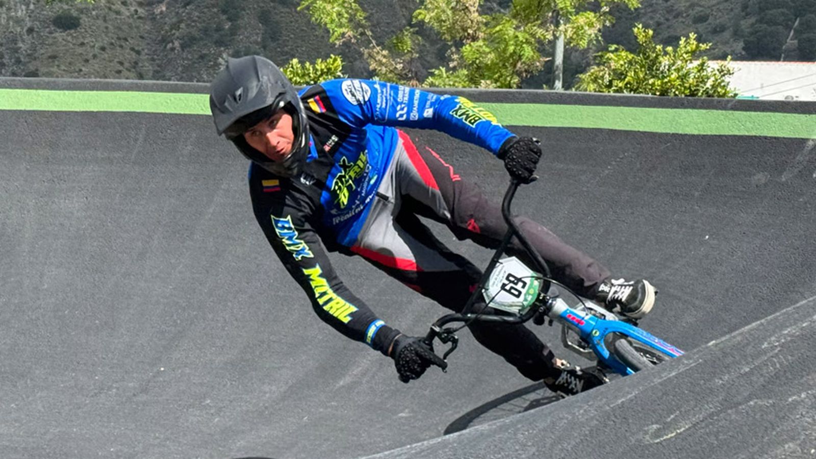 Un participante en la pruena de Vélez de Benaudalla.