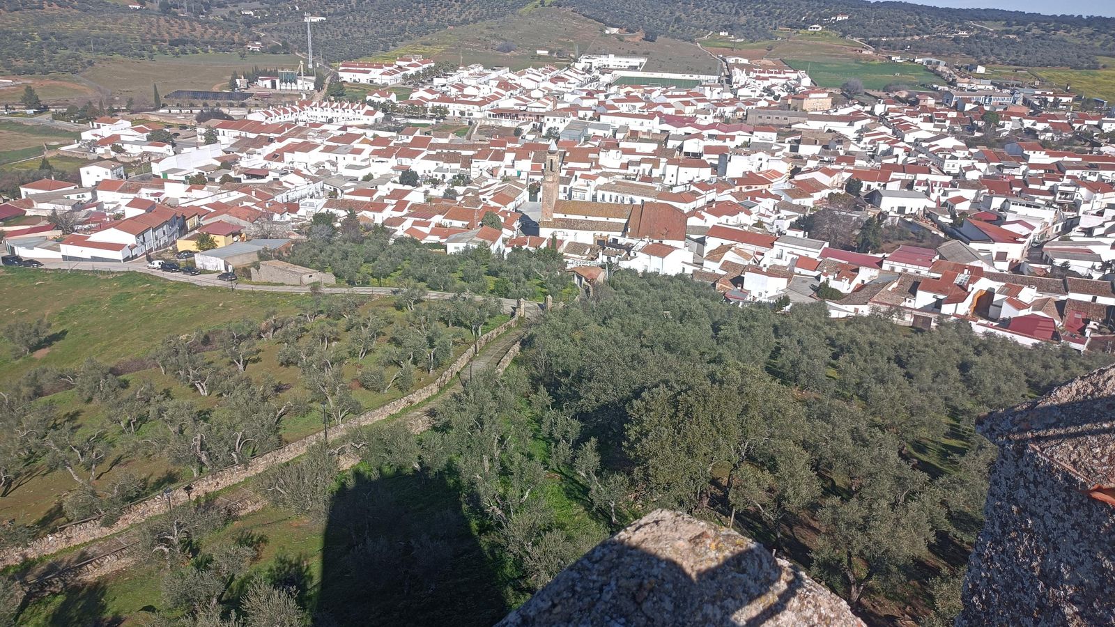 Vistas de Alanís desde las murallas del castillo.