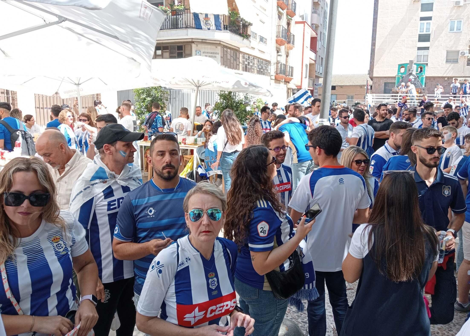 Imágenes del ambiente previo al Recre-Cacereño