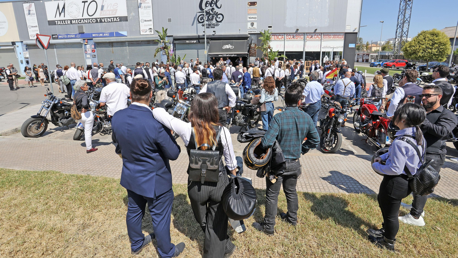 Búscate en el evento motero solidario "The Distinguished Gentleman´s Ride" en Jerez