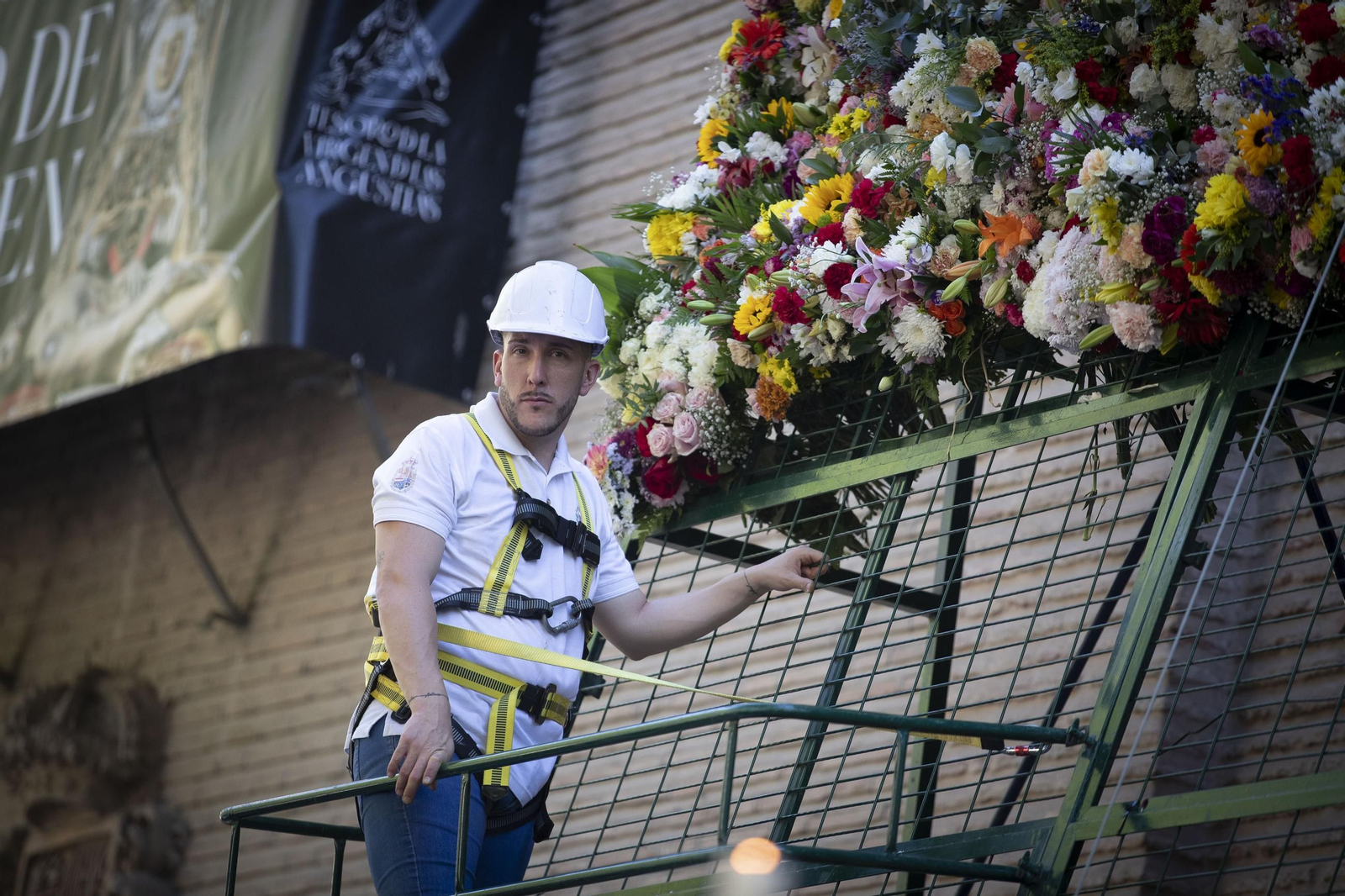 Ofrenda Floral y Solidaria de la Virgen de las Angustias de Granada, Septiembre 2025.jpg