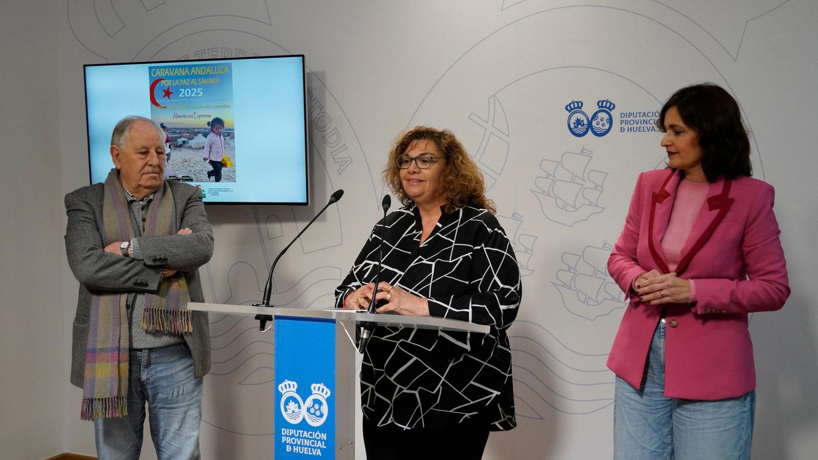 Guadalupe Camacho en la presentación del proyecto junto a Luis Cruz y Carmen Díaz.