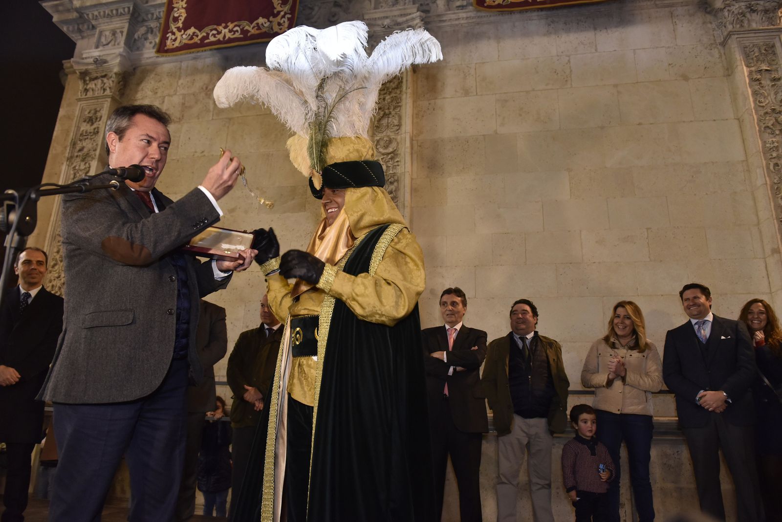 El Heraldo Real recorre las calles del centro