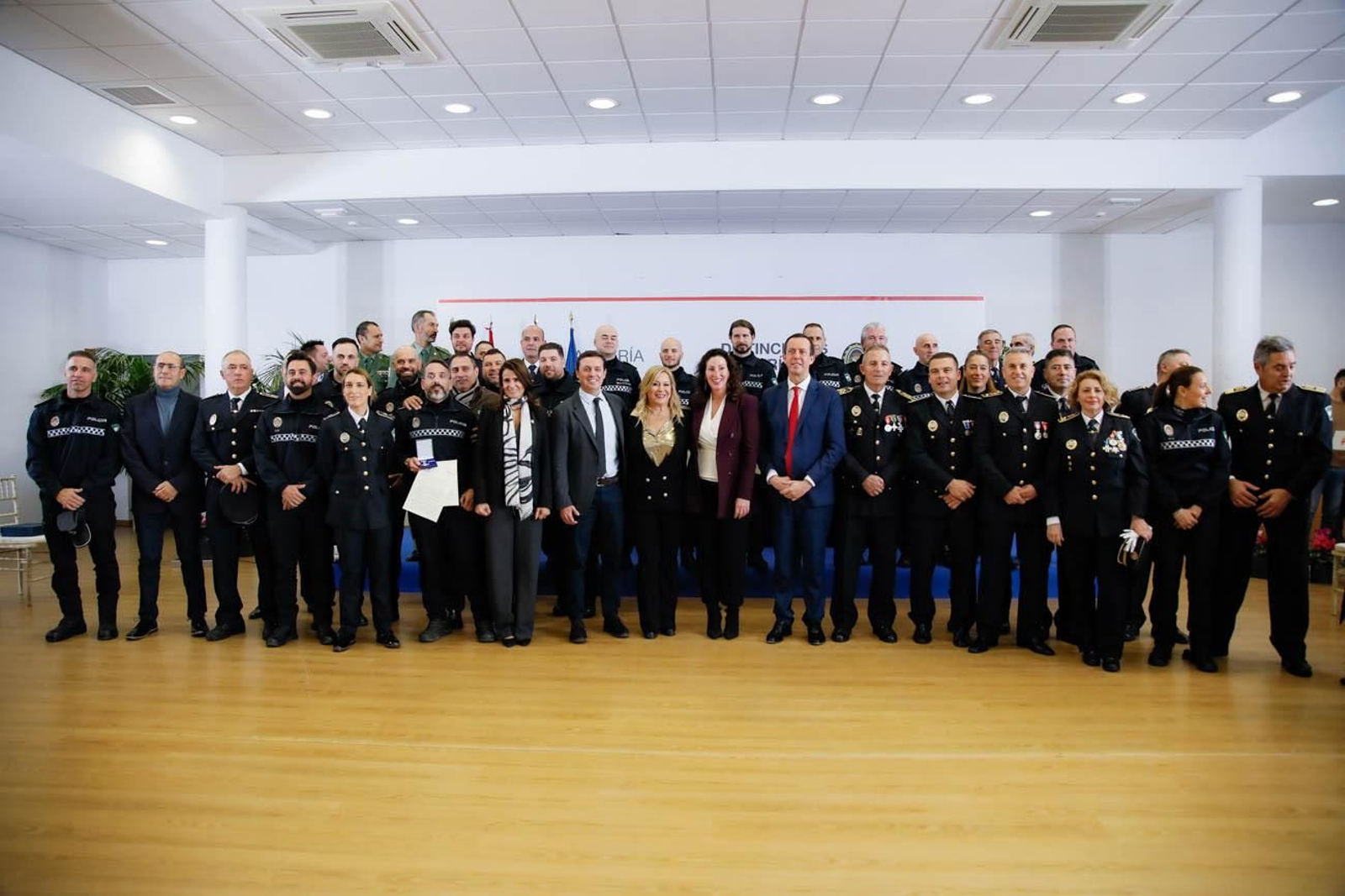 Foto de familia en la celebración de San Esteban, patrón de la Policía Local.
