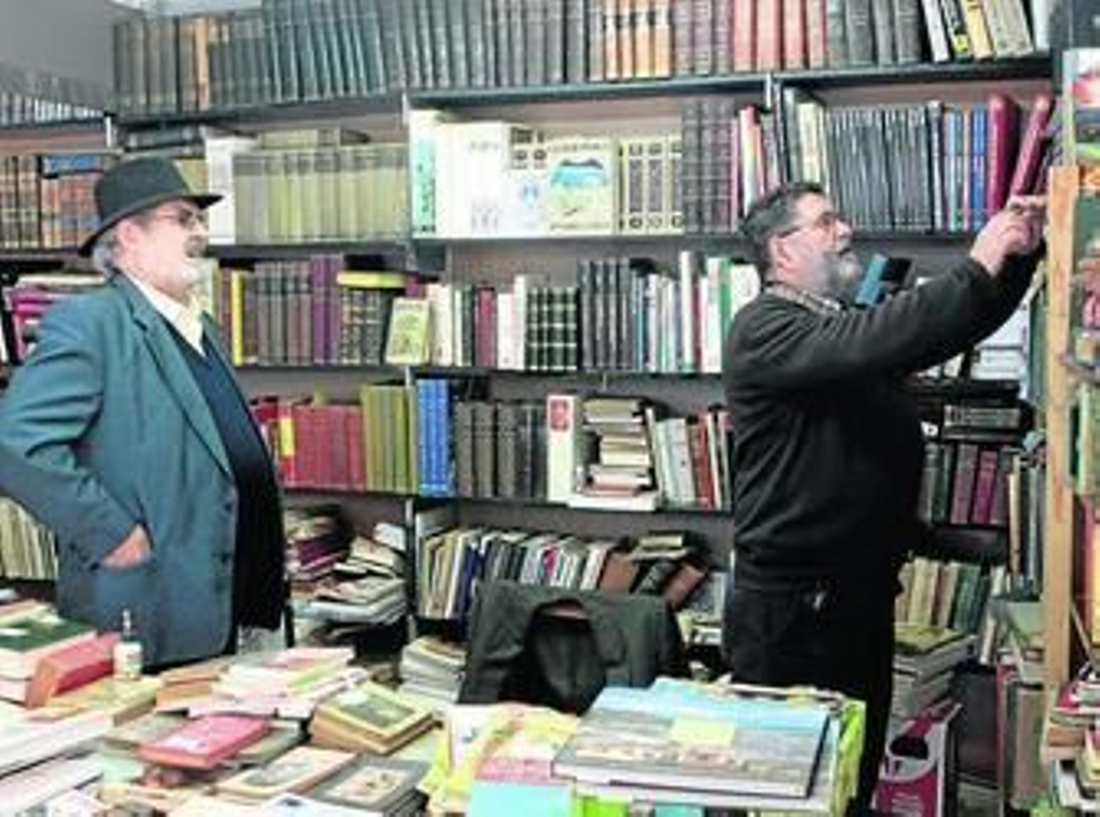 Librero de viejo, viejo de libros