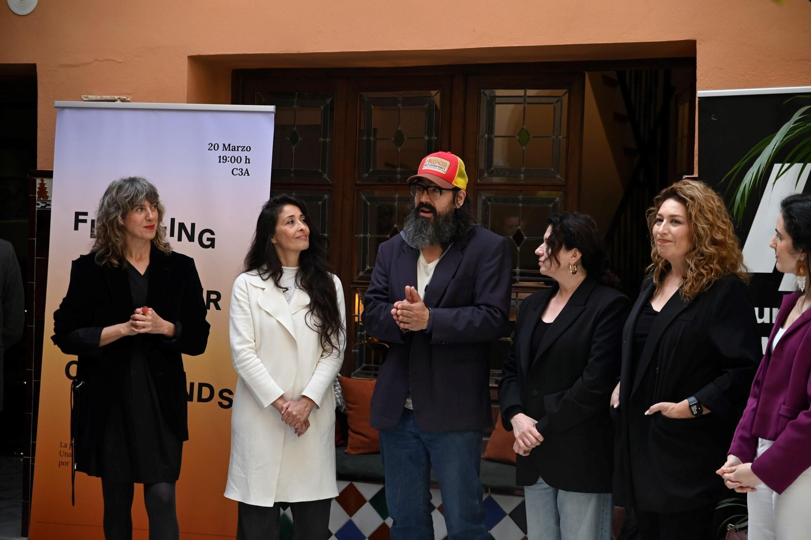 Estrella Morente y una decena de artistas presentan el concierto por la paz de Córdoba, en imágenes