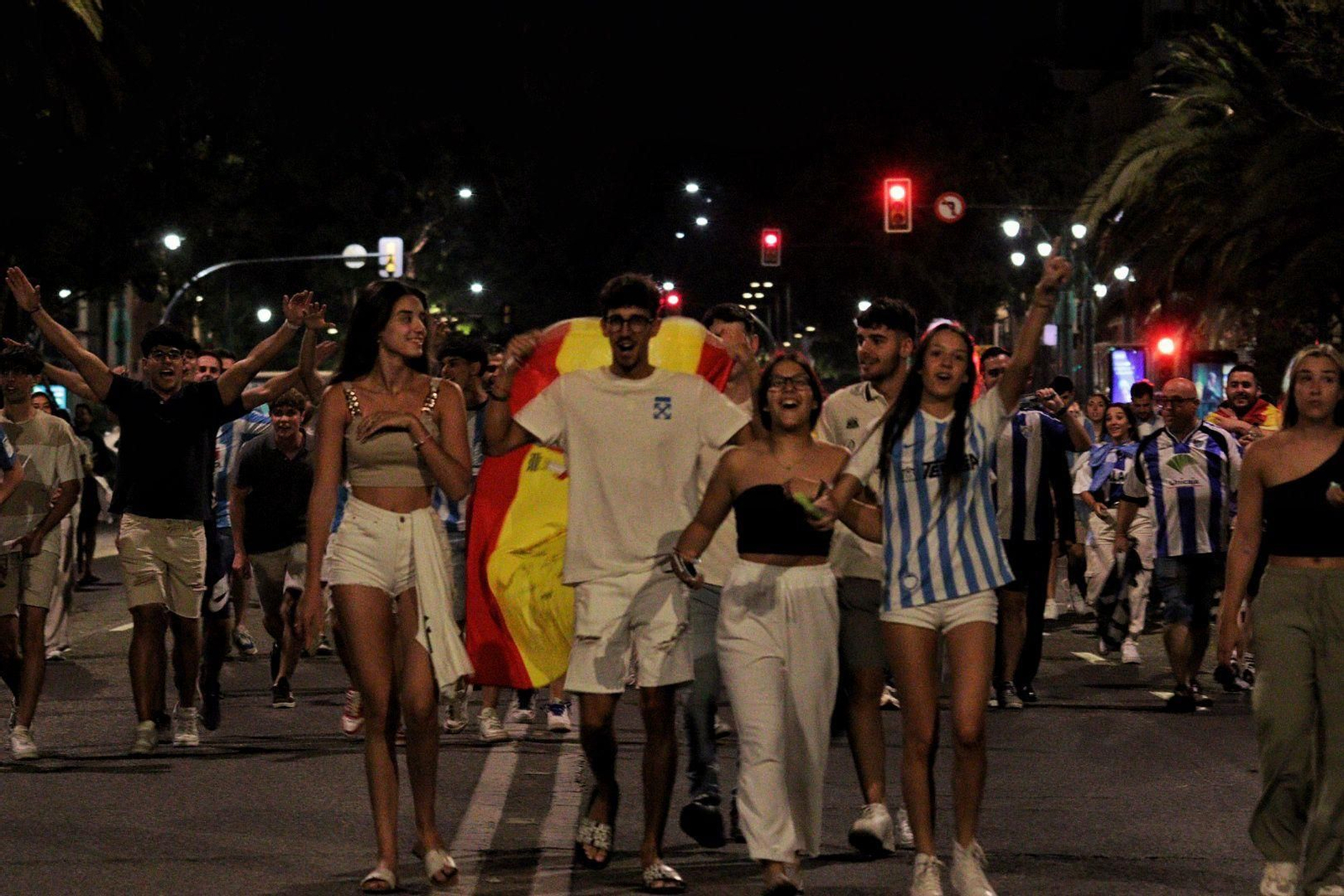 La eterna madrugada en Málaga por el ascenso La eterna madrugada en Málaga por el ascenso