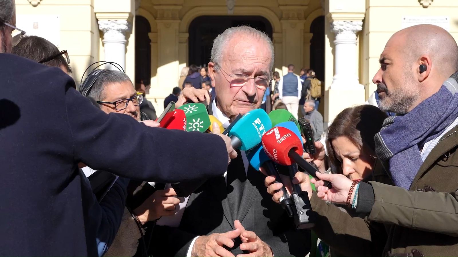 Declaraciones del alcalde de Málaga tras los minutos de silencio por las víctimas del accidente de tren en Córdoba