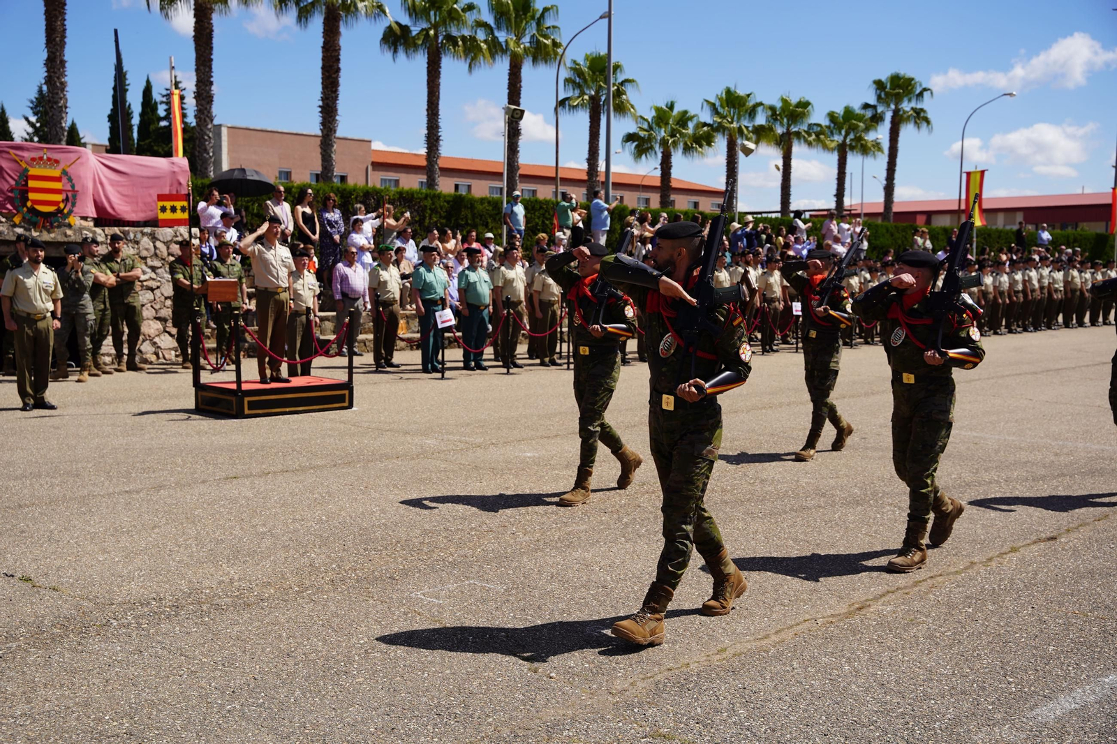 Parada militar para despedir al contingente Flanco Este Letonia XVII