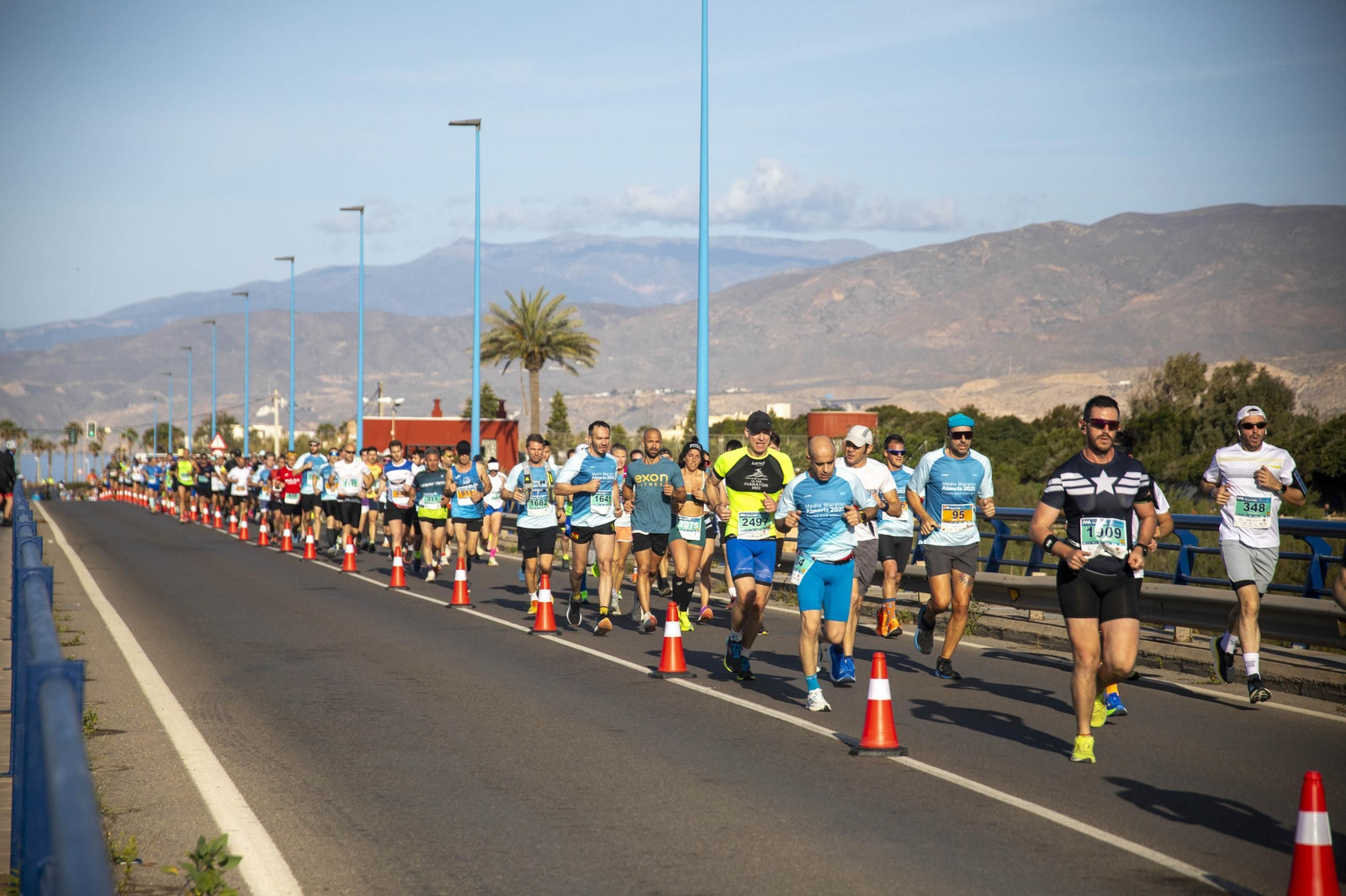 El Medio Maratón de Almería 2025, en imágenes