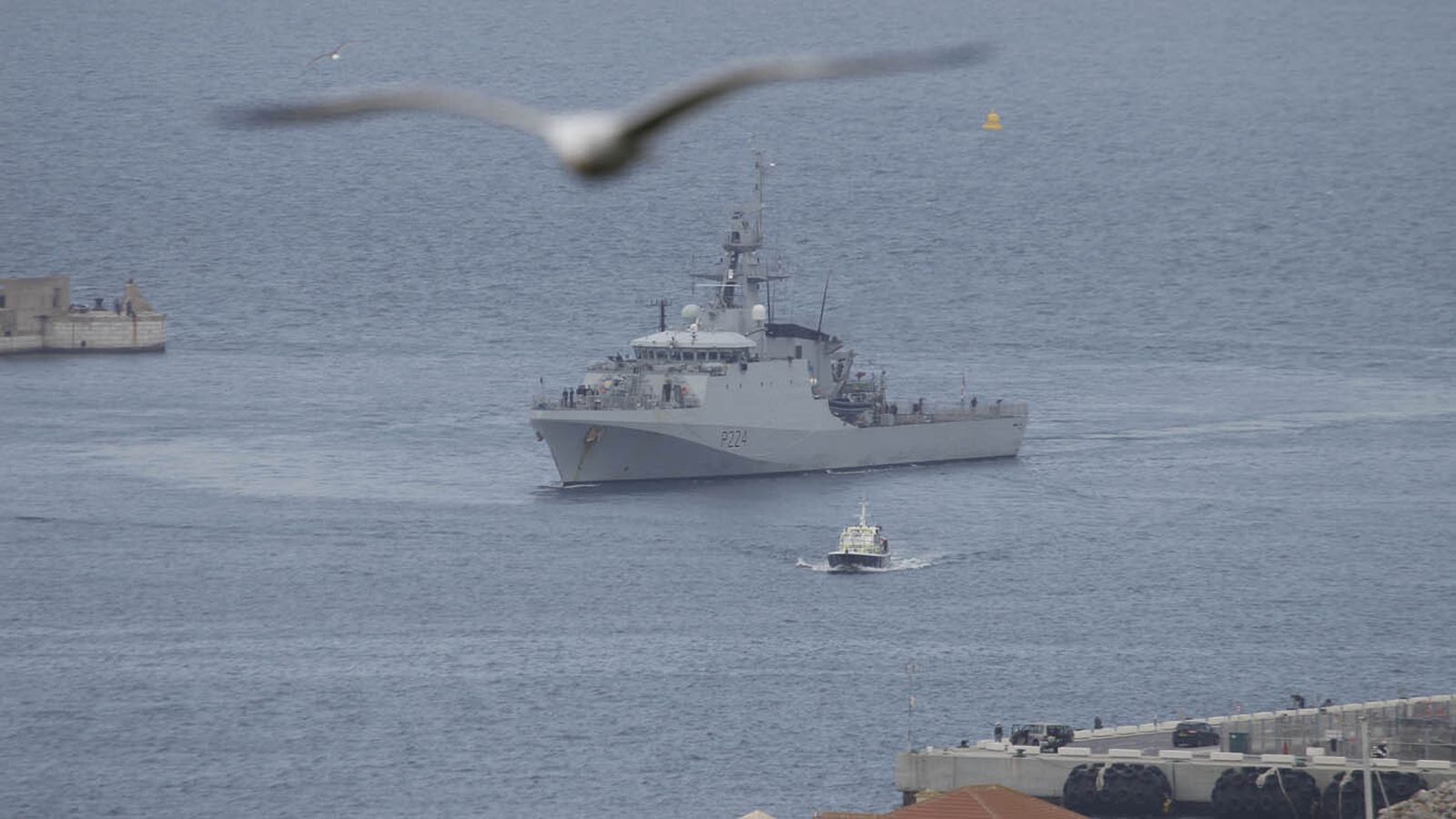 Las fotos del buque de guerra de la Royal Navy "HMS Trent" llegando a Gibraltar