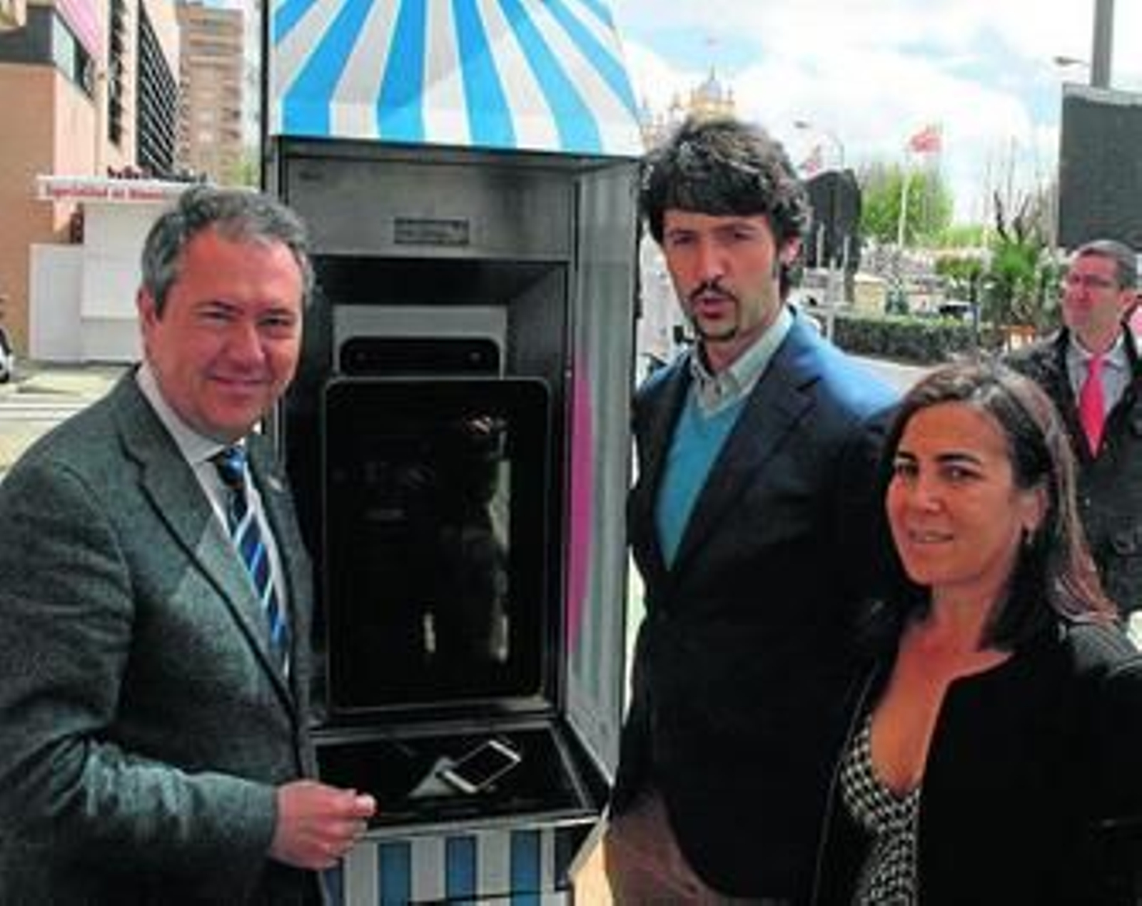 Juan Espadas, Andrés Martínez y María Jesús Almazor, ayer.