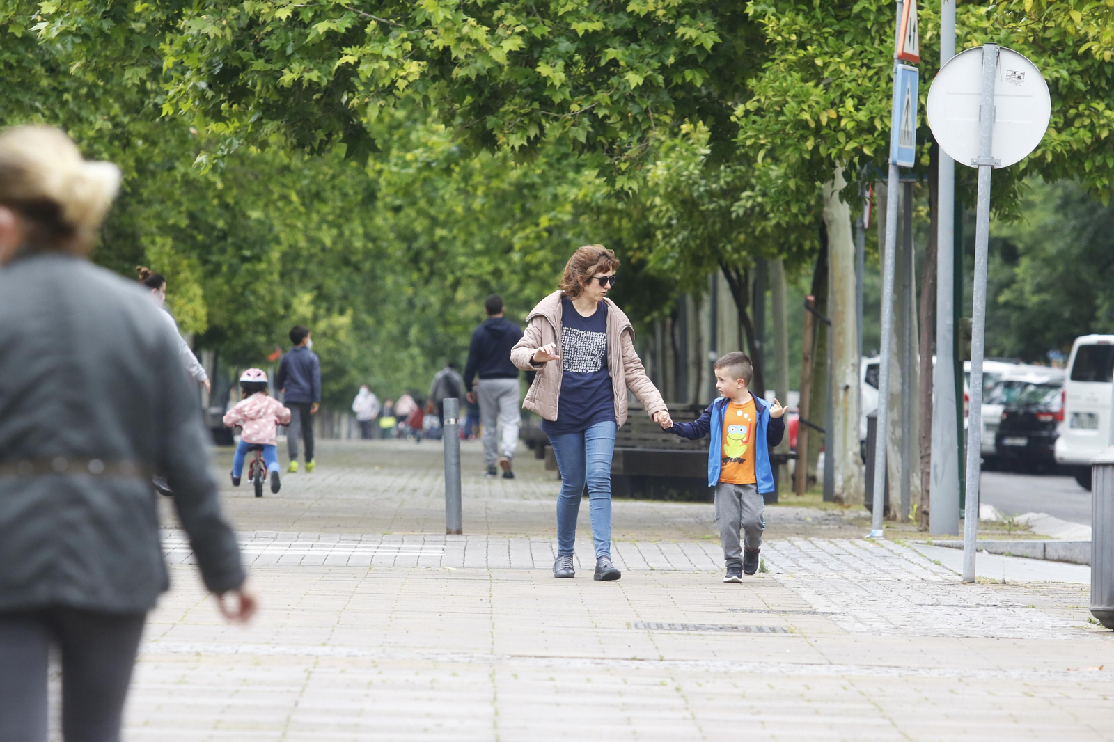 Las imágenes de la vuelta a la calle de los niños cordobeses tras más de 40 días de confinamiento