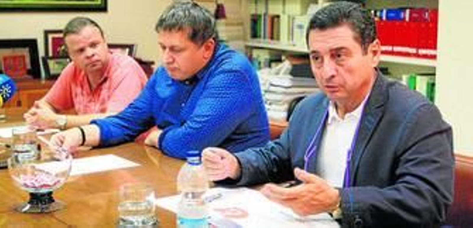 Representantes de Krasfarma durante una rueda de prensa en Córdoba.