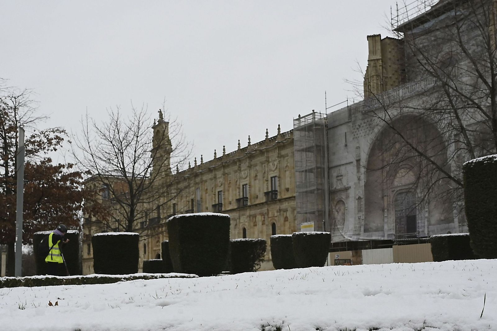 La nieve tiñe de blanco en norte de España