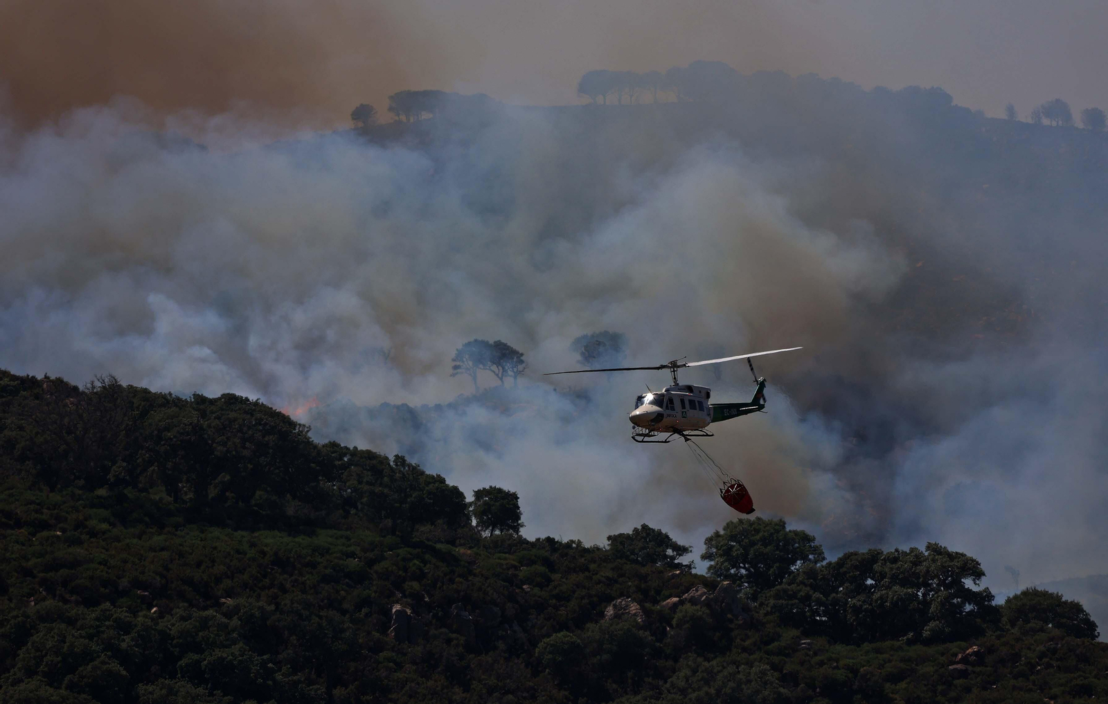 Imágenes del incendio de monte La Peña en Tarifa Imágenes del incendio de monte La Peña en Tarifa