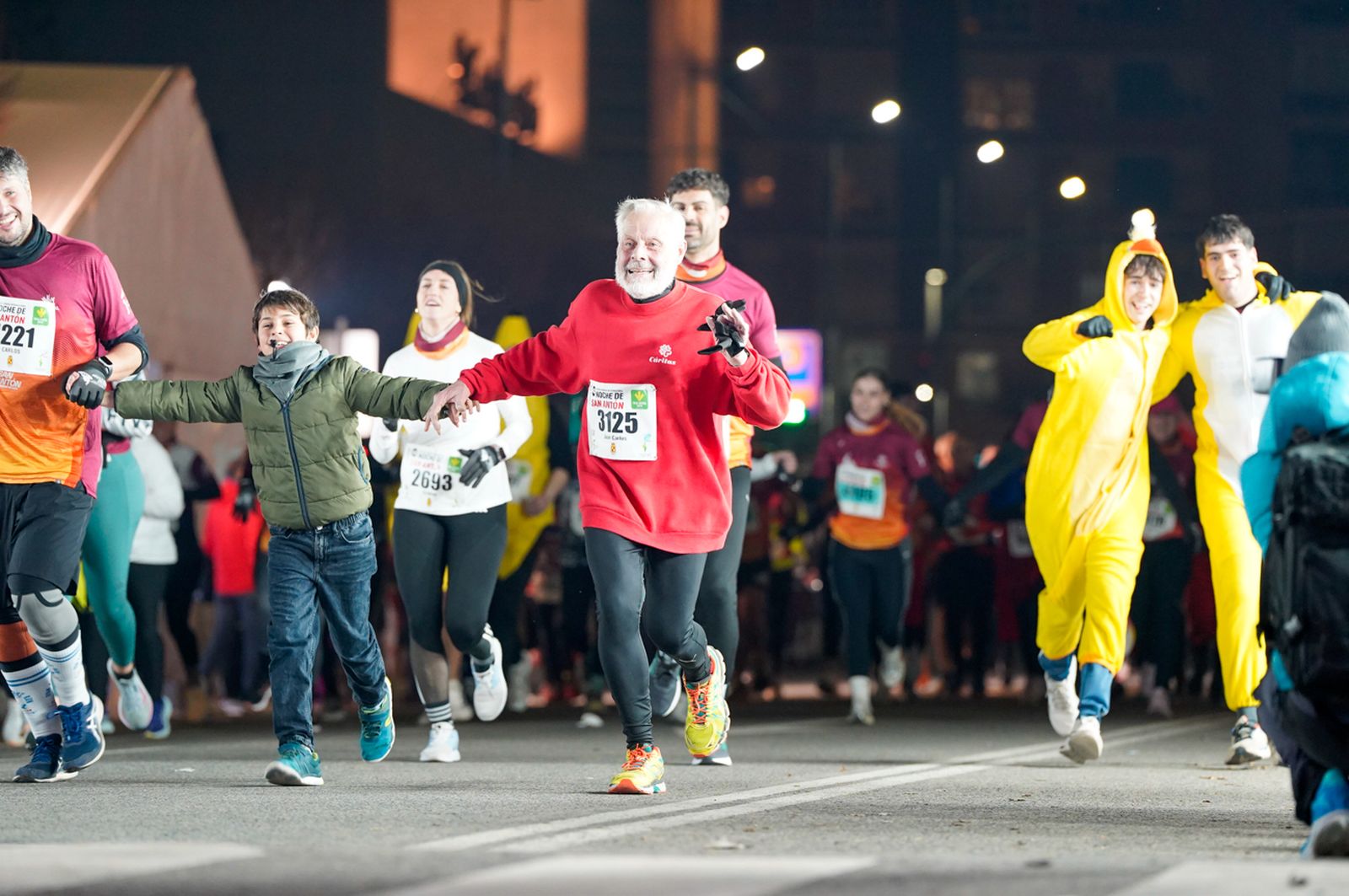 En imágenes: búscate en tu llegada a meta de la Carrera de San Antón 2026 (2)