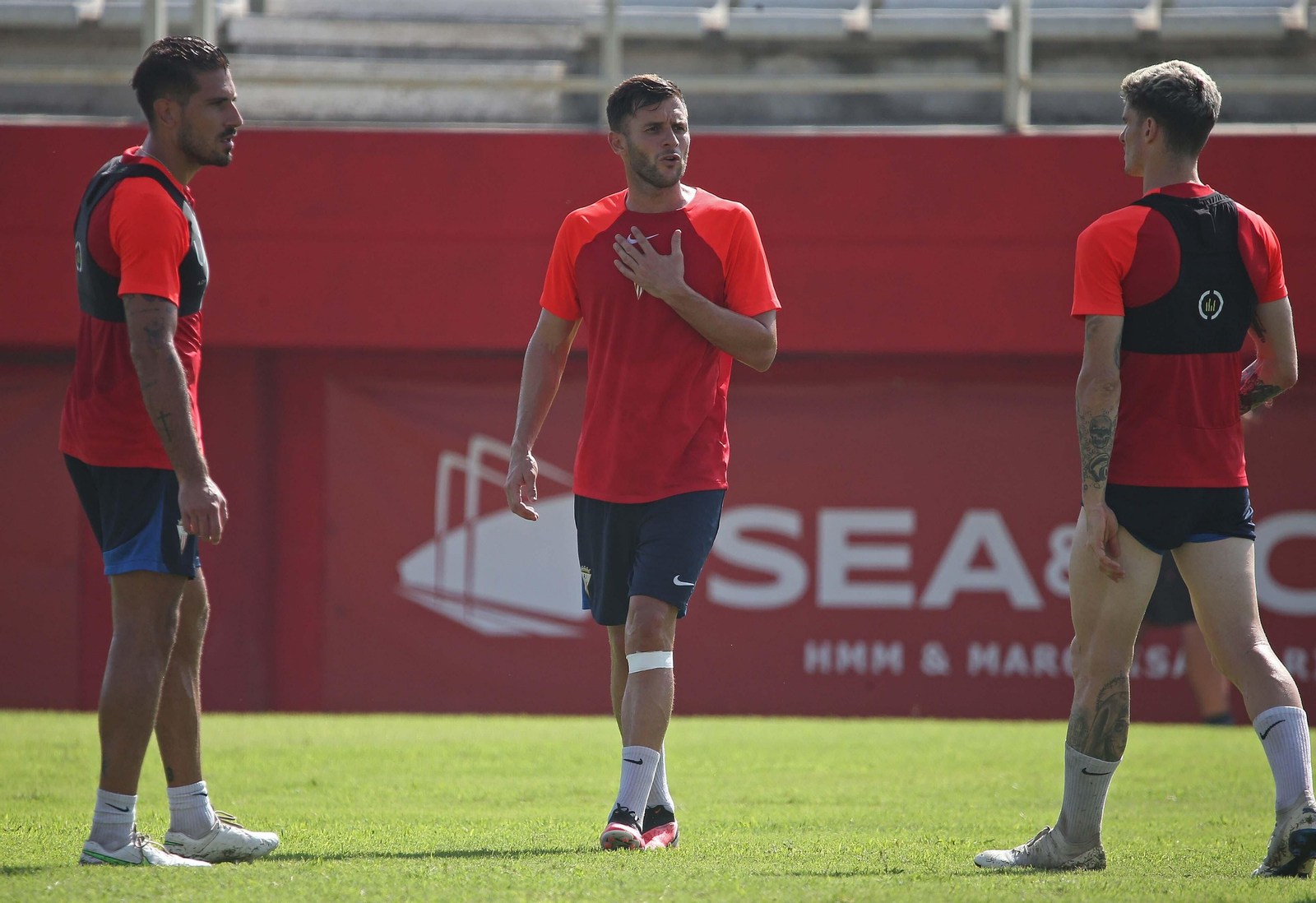 Fotos del entrenamiento del Algeciras CF en el estadio Nuevo Mirador