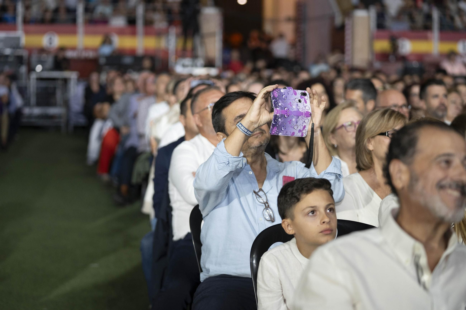 Las mejores imágenes del concierto de Raphael en la plaza de toros de Almería