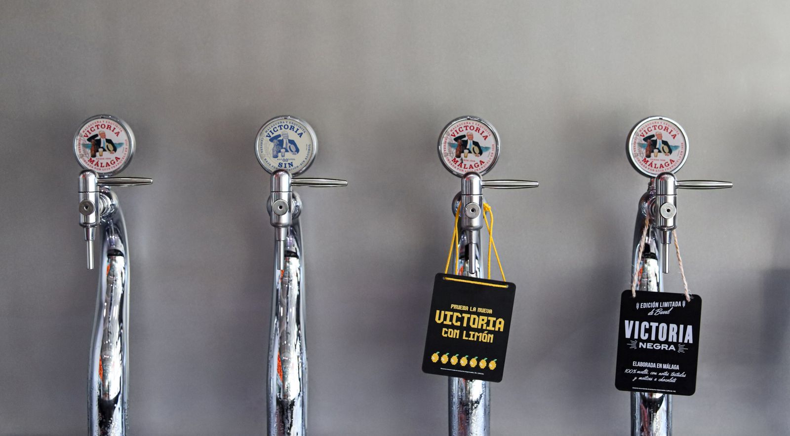 Grifos de Cervezas Victoria.