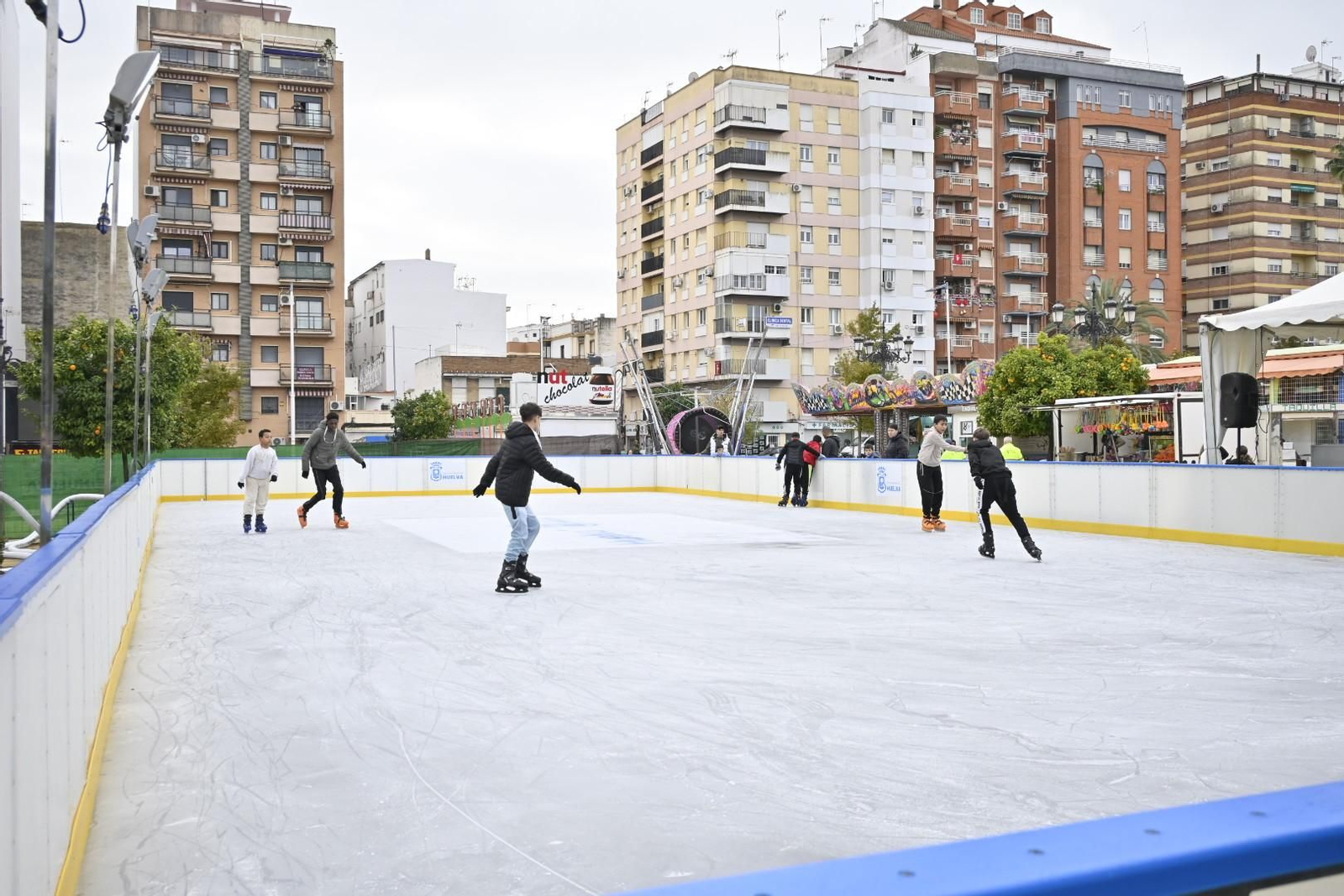 Imágenes de la inauguración de la pista de hielo de Isla Chica