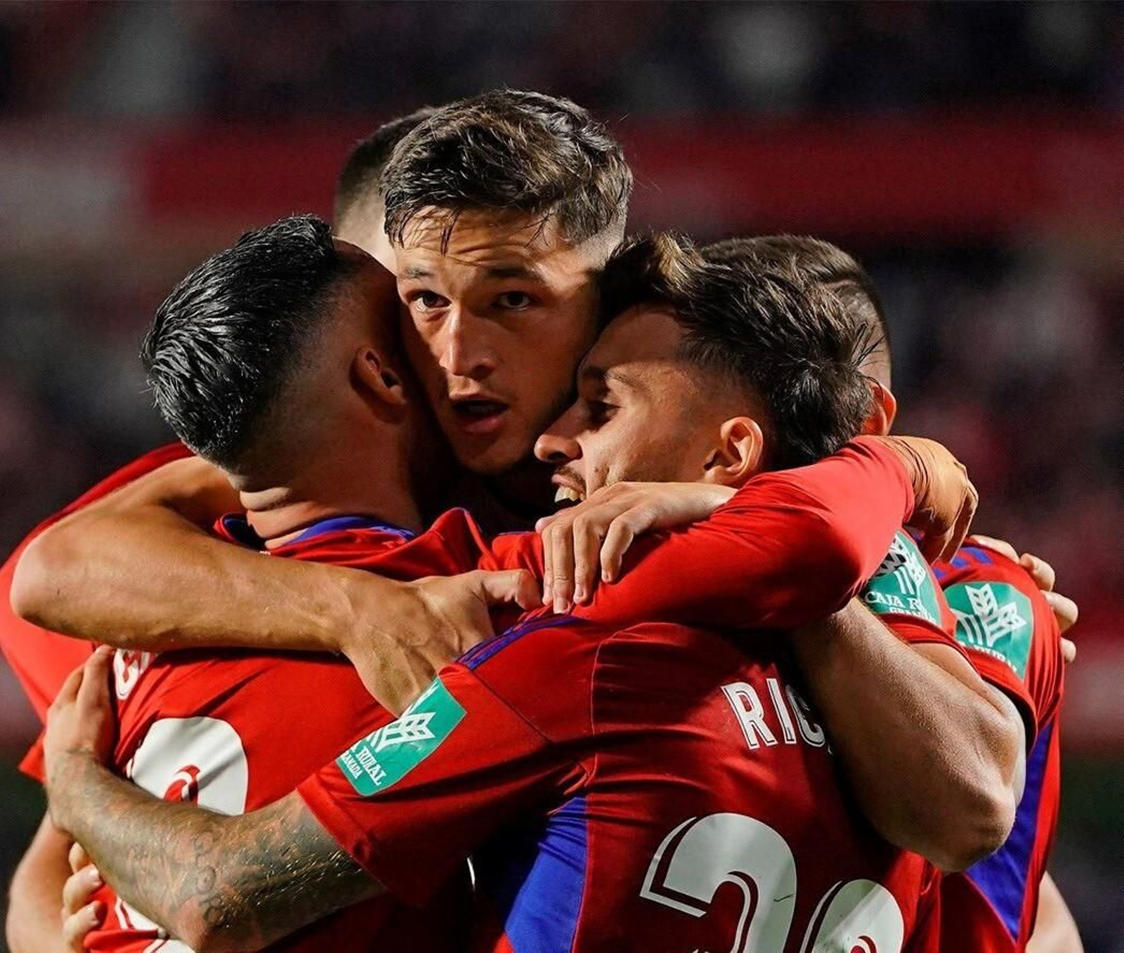 Jugadores del Granada CF celebran la victoria ante el Zaragoza