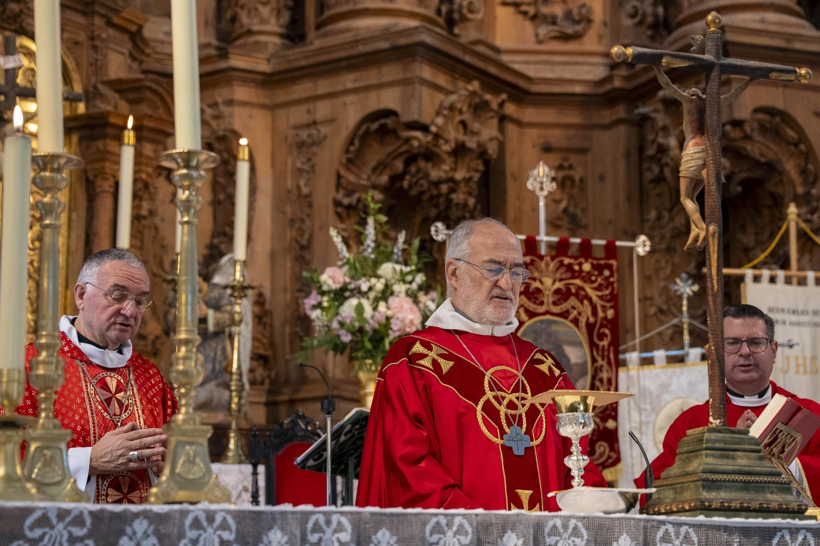 Eucaristía y procesión de Exaltación de la Cruz en la localidad de Vélez-Rubio