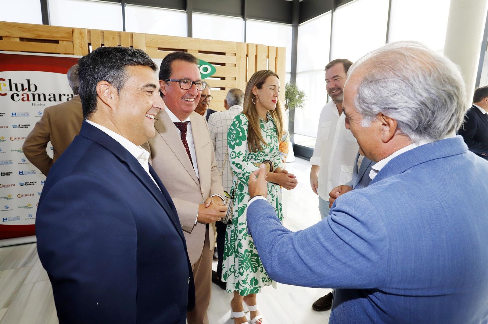 Imágenes de la visita de la consejera Marifrán Carazo a la empresa GTO en Niebla