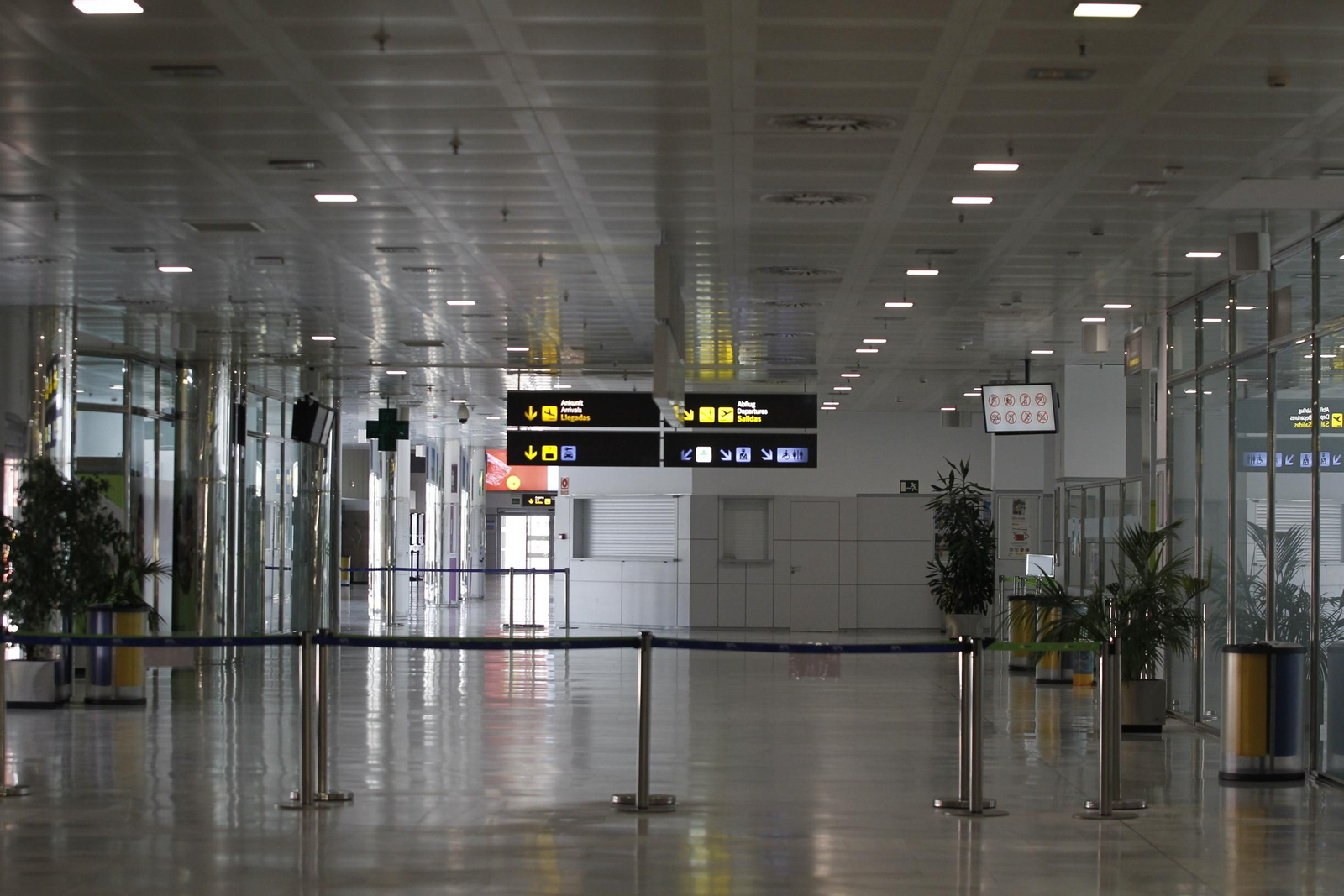 Fotogalería actuación INFOCA y UME por el coronavirus en Almería. Covid-19