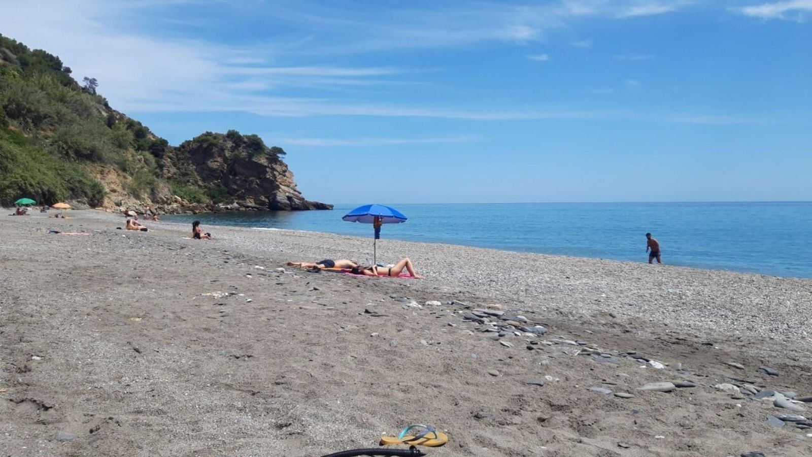 Una de las playas de Maro. Una de las playas de Maro.