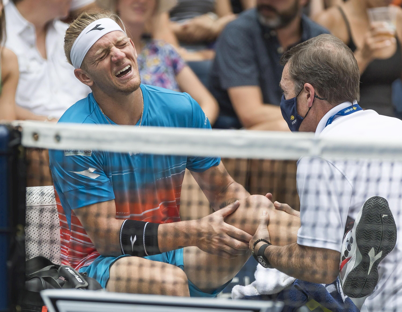 Alejandro Davidovich, dolorido en su rodilla.